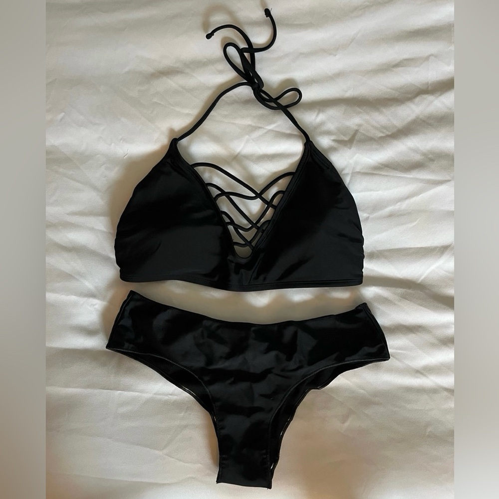 Xhilaration Large Strappy Black Bikini Top & Full Tilt XS Black Cheeky Bottom